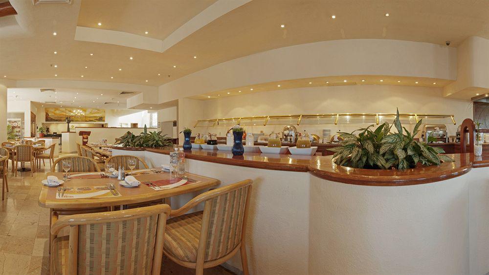 Fiesta Inn Σιουδάδ Χουάρες Εξωτερικό φωτογραφία